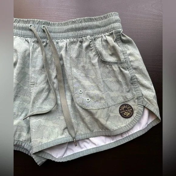United by Blue Womens Green Sustainable Scallop Boardshort Size XS EUC - Picture 3 of 7